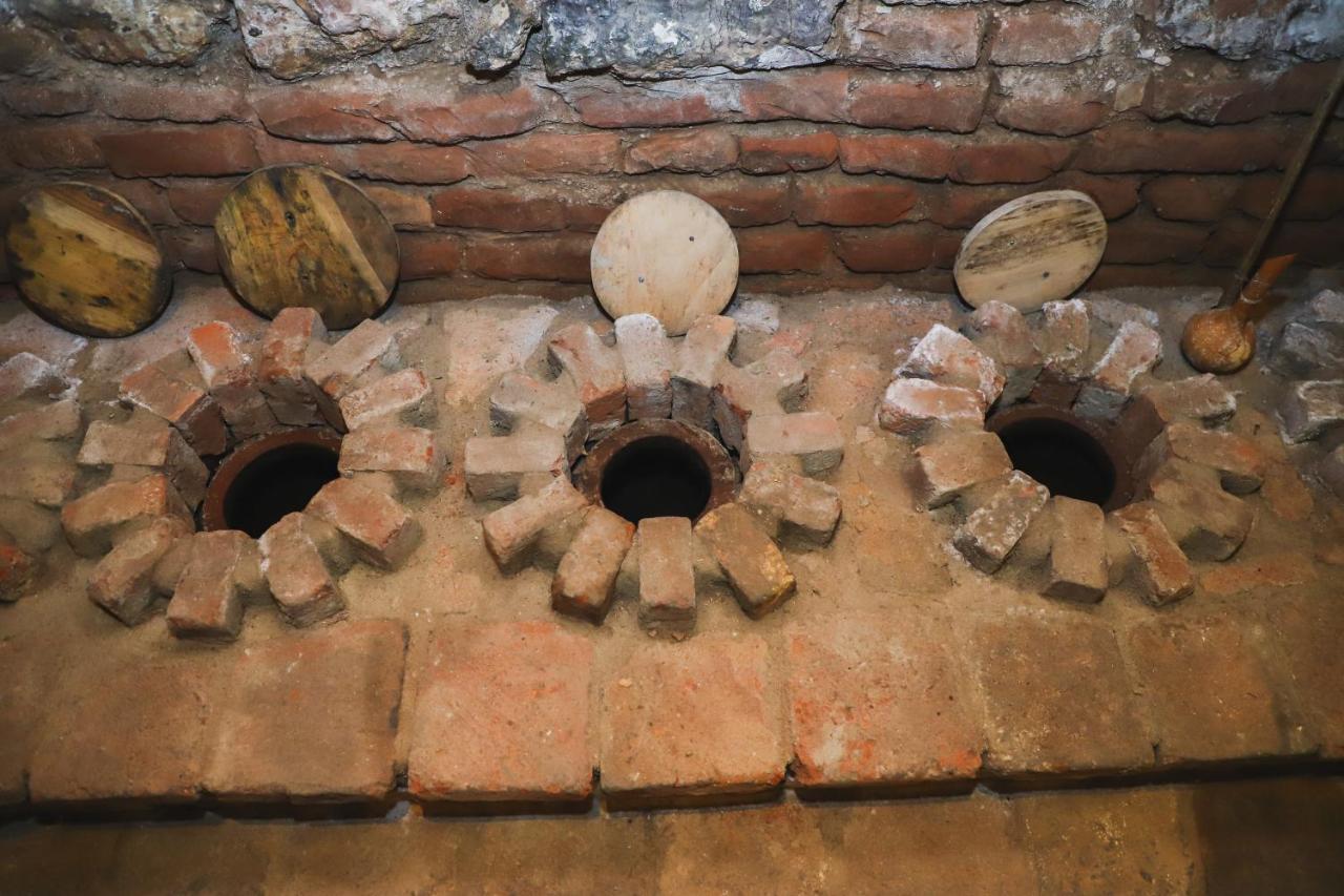 Apart Hotel With Wine Cellar - Old Tbilisi 1897 Eksteriør billede